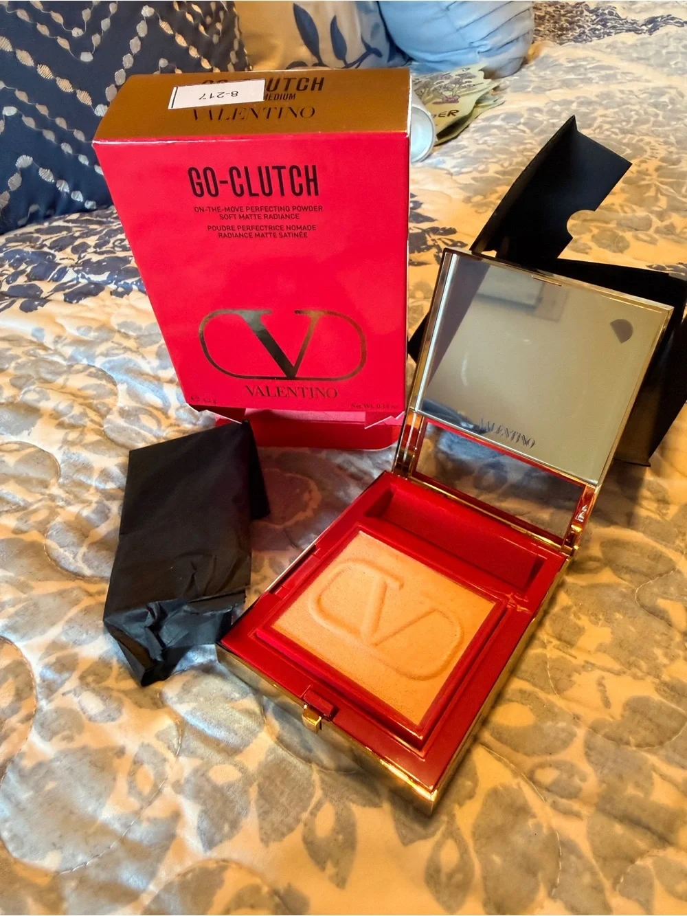 Valentino Red and Gold Go-Clutch Refillable Compact Finishing Powder